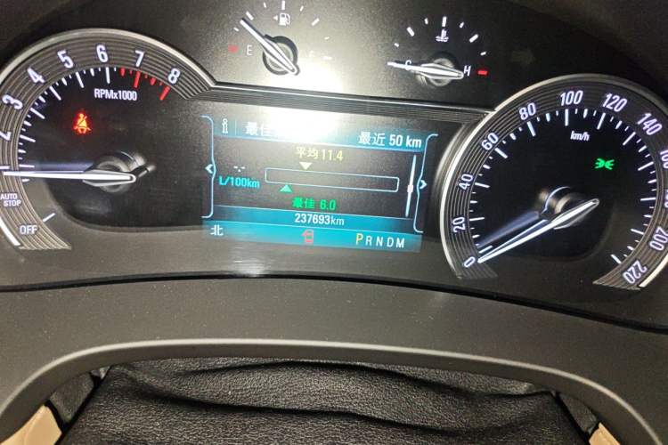Used Buick GL8 2017 ES 28T Luxury Model China V Standard Odometer Close Up