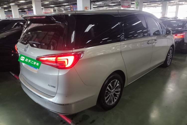 Used Buick GL8 2017 ES 28T Luxury Model China V Standard Rear Right 45 Deg