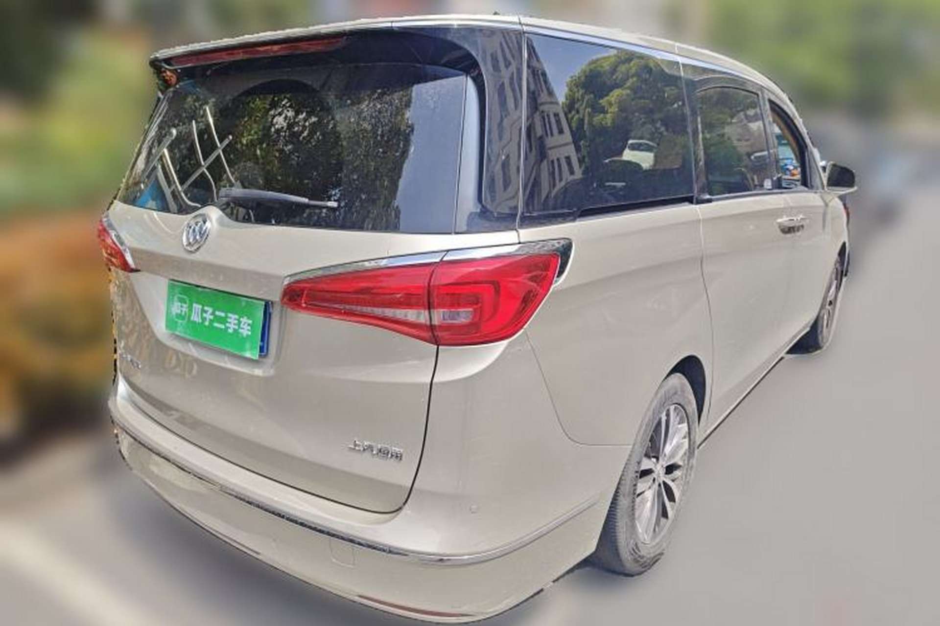 Used Buick GL8 2017 ES 28T Luxury Model China V Standard Rear Right 45 Deg