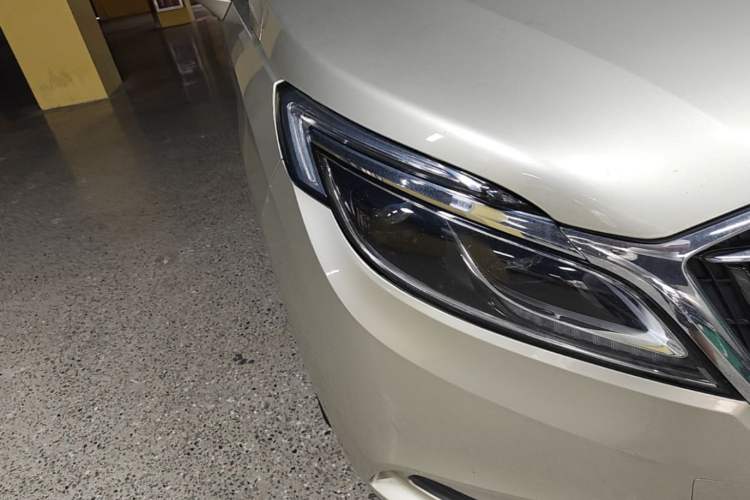 Used Buick GL8 2017 ES 28T Luxury Model China V Standard Right Front Headlight