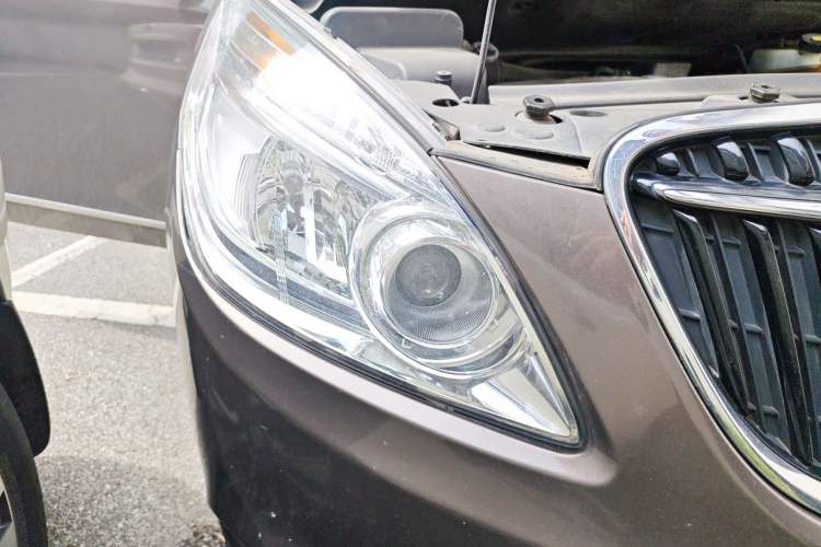 Used Buick GL8 2017 25S Luxury Version China V Standard Right Front Headlight