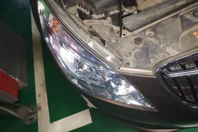 Used Buick GL8 2017 25S Luxury Version China V Standard Right Front Headlight