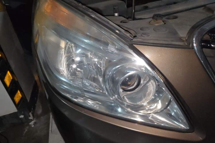 Used Buick GL8 2017 25S Luxury Version China V Standard Right Front Headlight