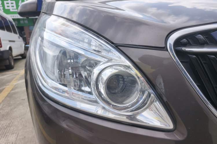 Used Buick GL8 2017 25S Luxury Version China V Standard Right Front Headlight