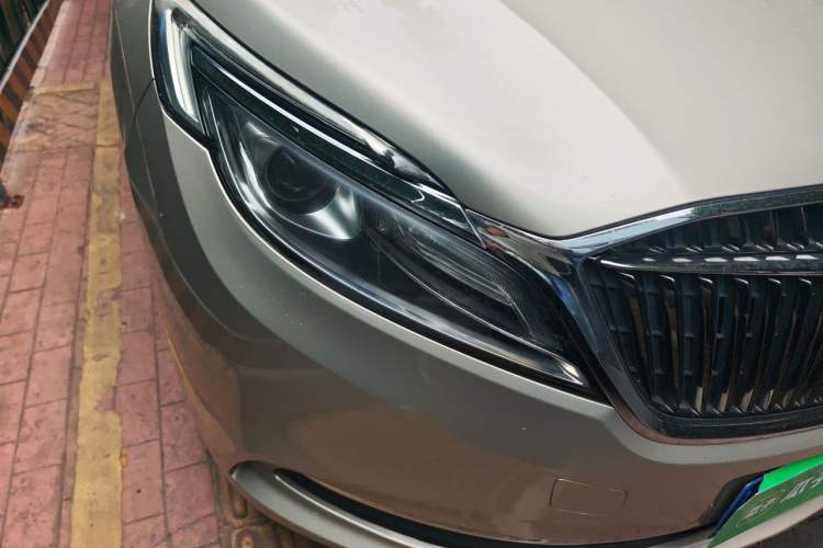 Used Buick GL8 2017 ES 28T Comfort Model China V Standard Right Front Headlight