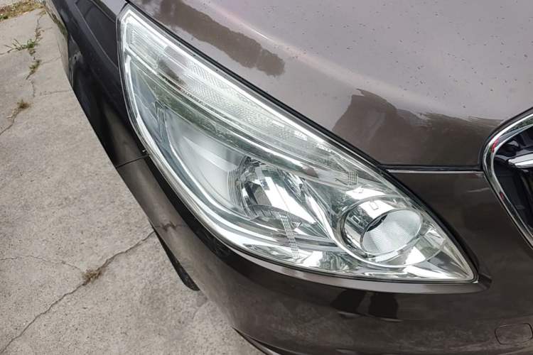Used Buick GL8 2017 25S Luxury Version China V Standard Right Front Headlight