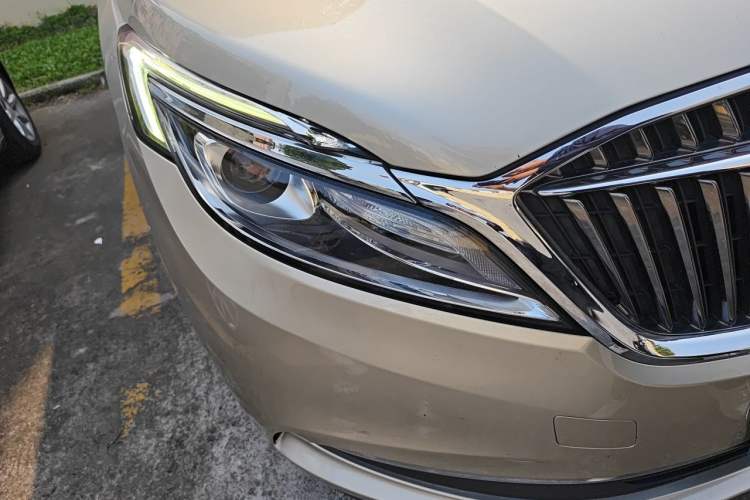 Used Buick GL8 2017 ES 28T Comfort Model China V Standard Right Front Headlight