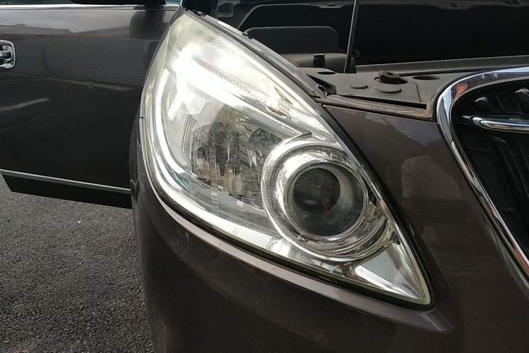Used Buick GL8 2017 25S Luxury Version China V Standard Right Front Headlight