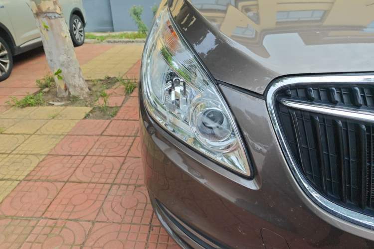 Used Buick GL8 2017 25S Prestige Version China V Standard Right Front Headlight