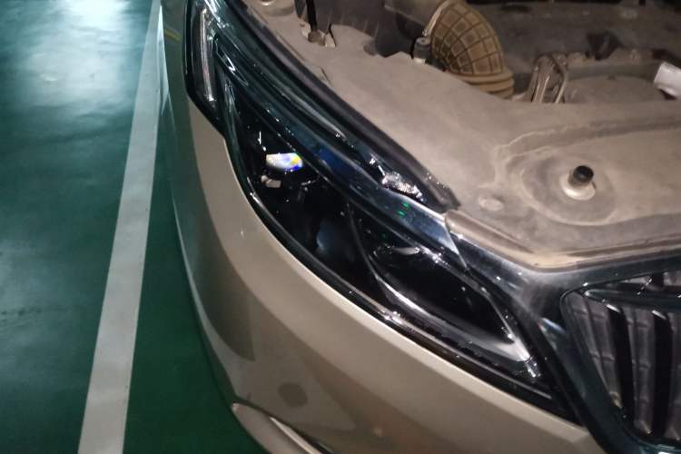 Used Buick GL8 2017 ES 28T Luxury Model China V Standard Right Front Headlight