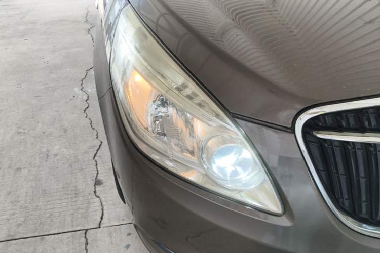 Used Buick GL8 2017 25S Luxury Version China V Standard Right Front Headlight