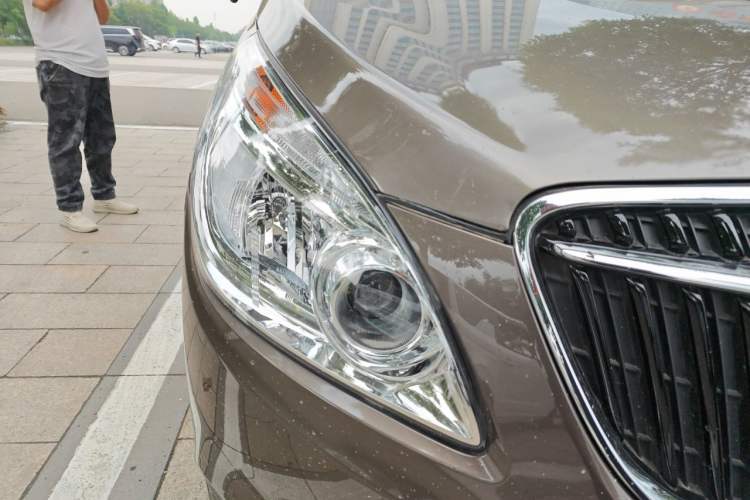 Used Buick GL8 2017 25S Prestige Version China V Standard Right Front Headlight