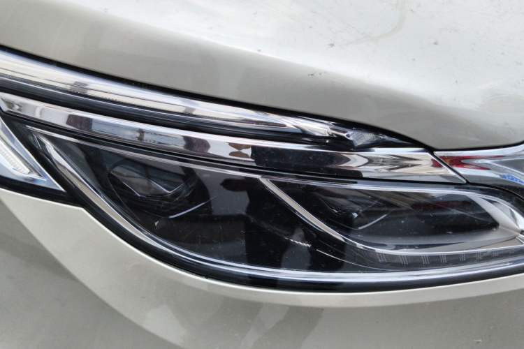 Used Buick GL8 2017 ES 28T Luxury Model China V Standard Right Front Headlight