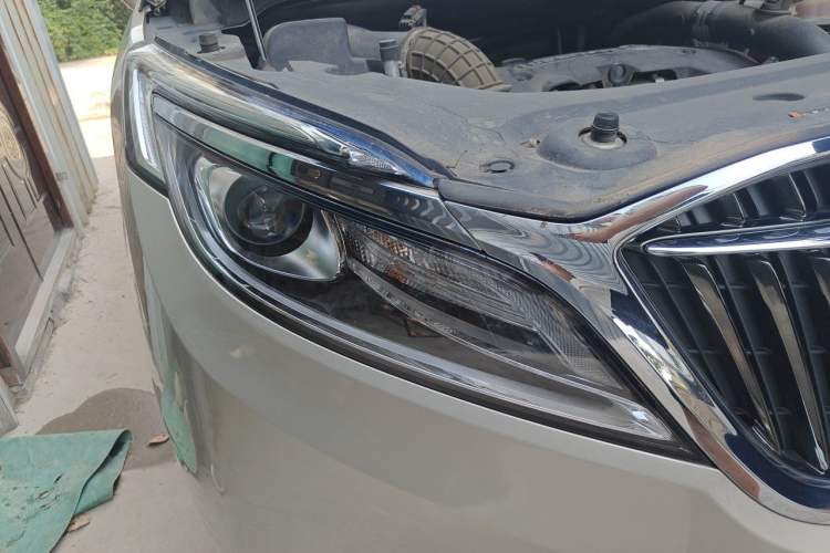 Used Buick GL8 2017 ES 28T Comfort Model China V Standard Right Front Headlight