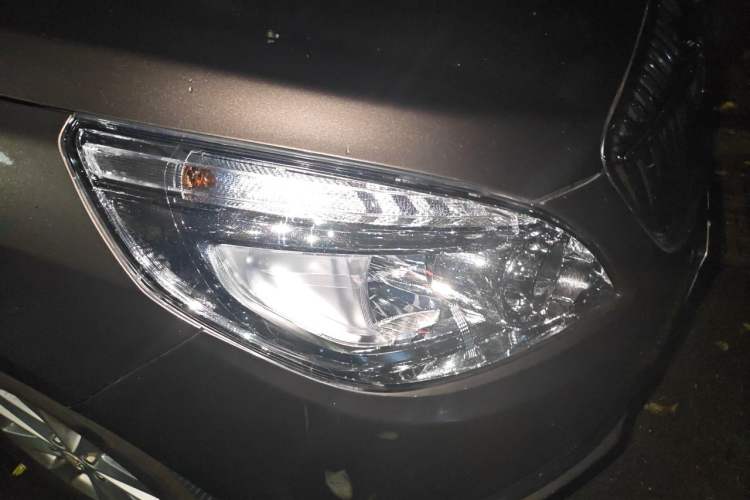 Used Buick GL8 2017 25S Prestige Version China V Standard Right Front Headlight