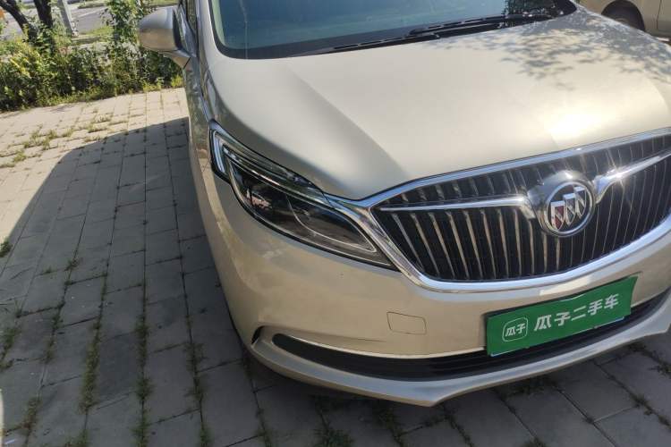 Used Buick GL8 2017 ES 28T Luxury Model China V Standard Right Front Headlight