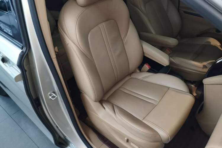Used Buick GL8 2017 ES 28T Luxury Model China V Standard Right Front Seat