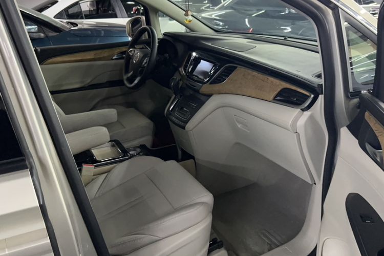 Used Buick GL8 2017 ES 28T Comfort Model China V Standard Right Front Seat