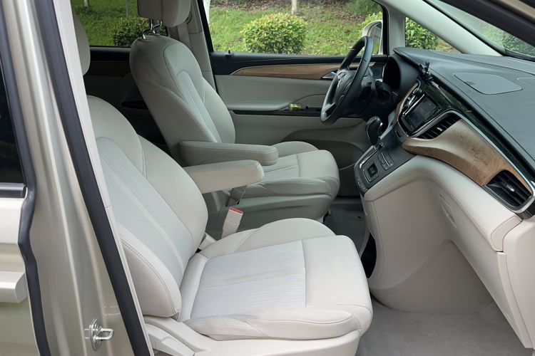Used Buick GL8 2017 ES 28T Comfort Model China V Standard Right Front Seat