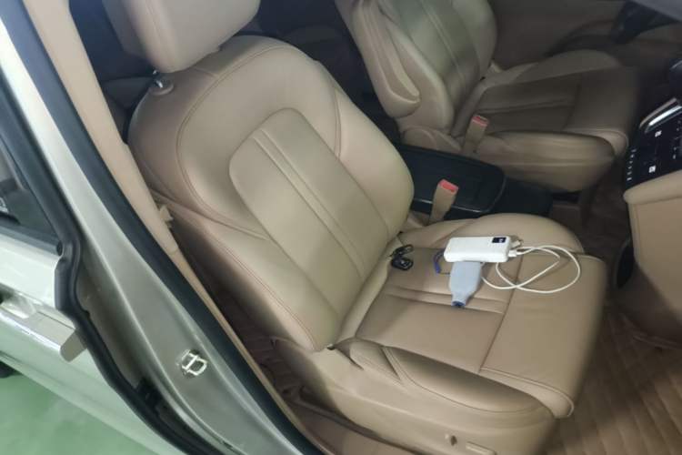 Used Buick GL8 2017 ES 28T Luxury Model China V Standard Right Front Seat