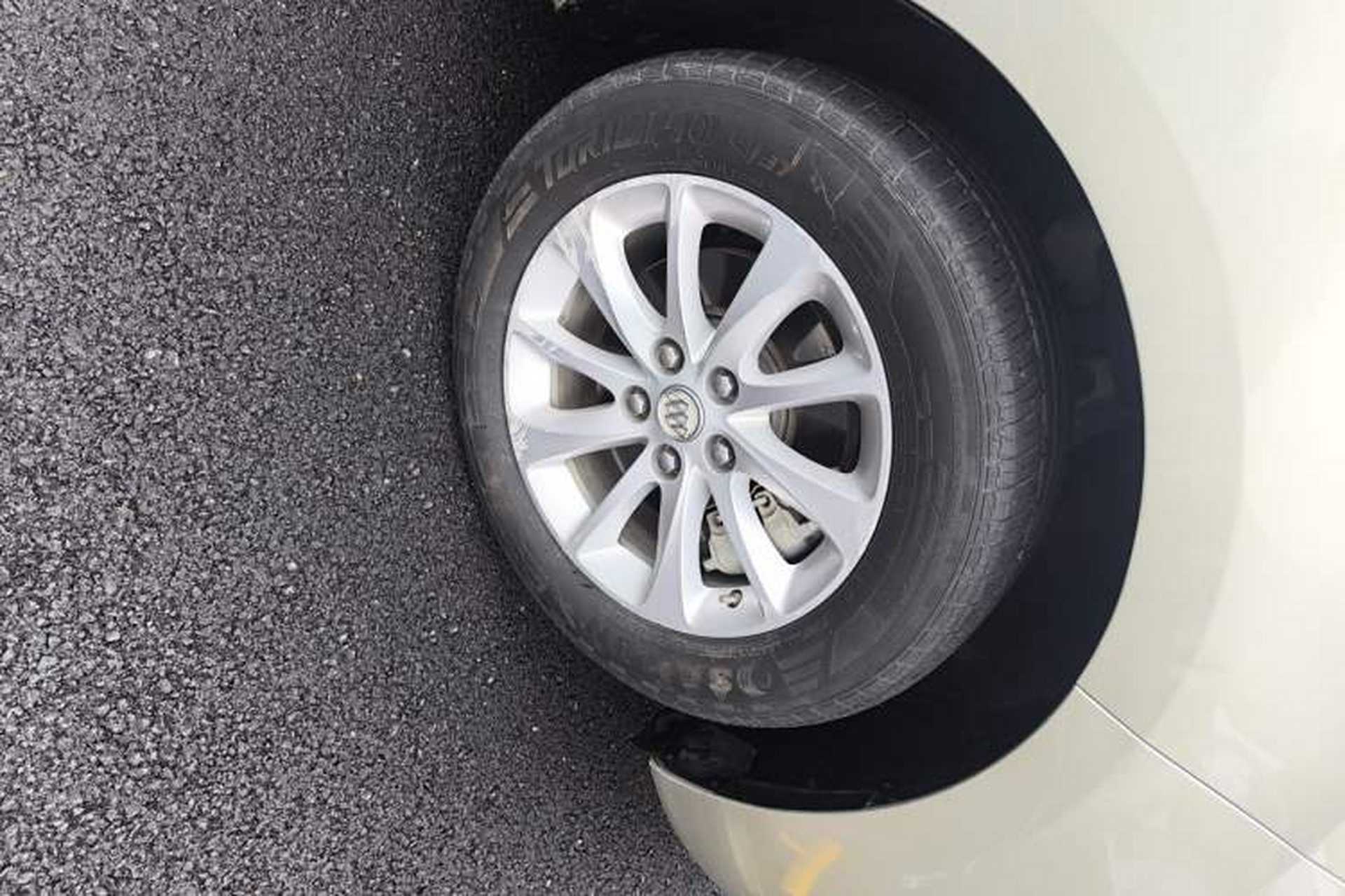 Used Buick GL8 2017 ES 28T Comfort Model China V Standard Right Front Wheel Hub