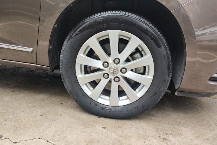 Used Buick GL8 2017 25S Luxury Version China V Standard Right Front Wheel Hub