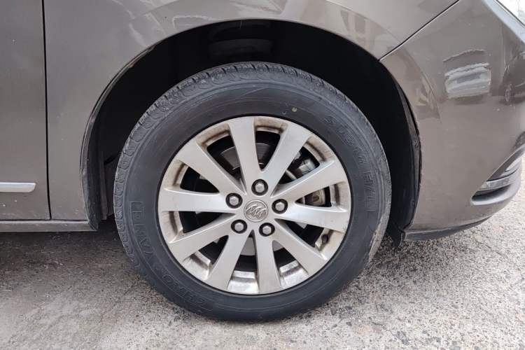 Used Buick GL8 2017 25S Luxury Version China V Standard Right Front Wheel Hub