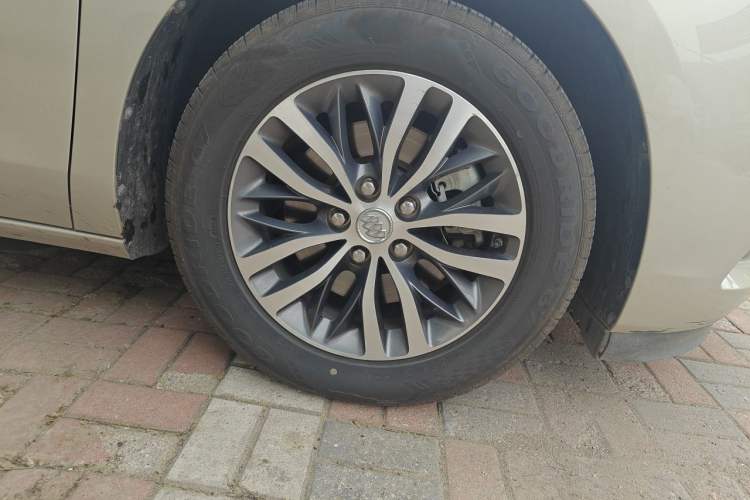 Used Buick GL8 2017 ES 28T Luxury Model China V Standard Right Front Wheel Hub