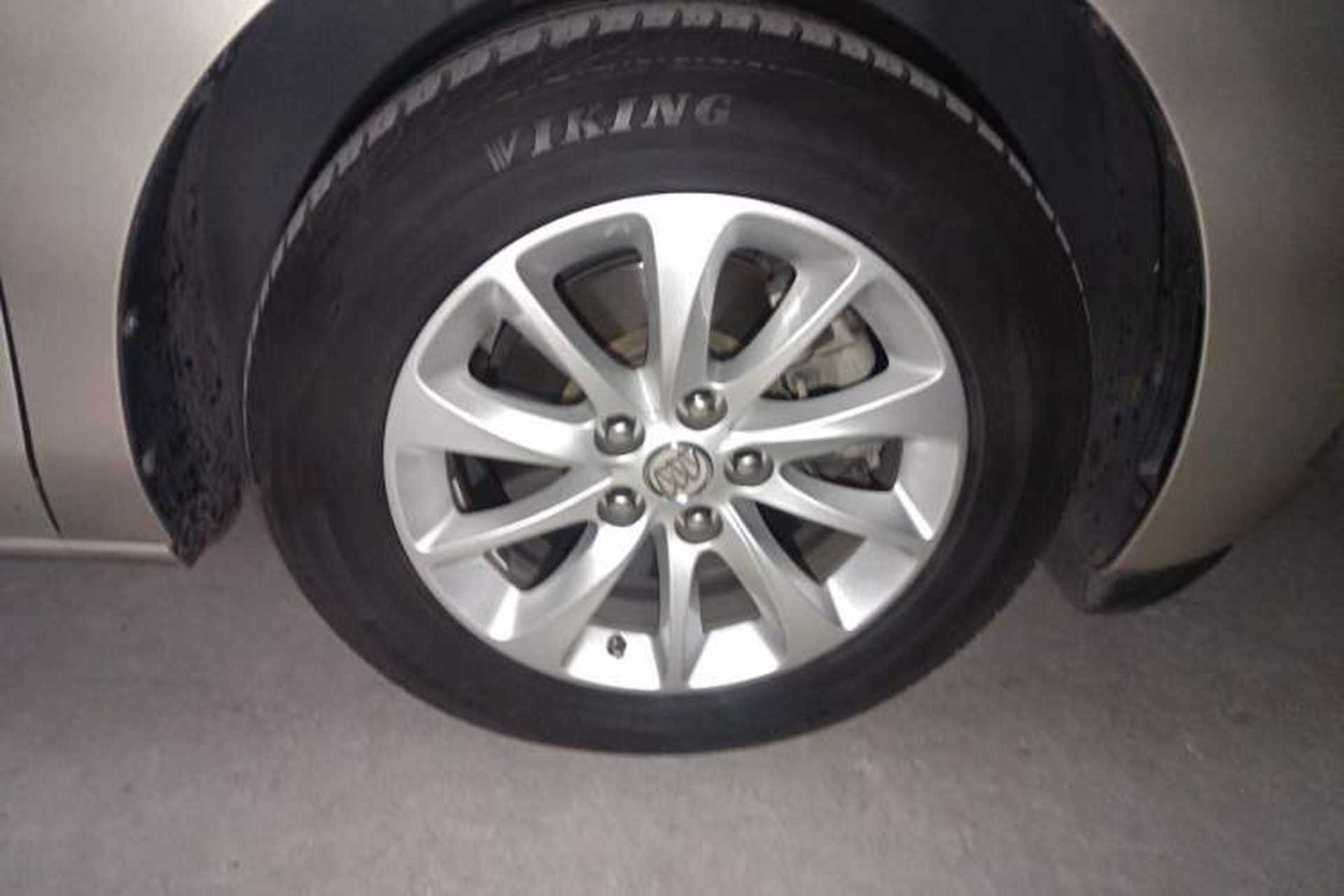 Used Buick GL8 2017 ES 28T Premium Version China V Standard Right Front Wheel Hub