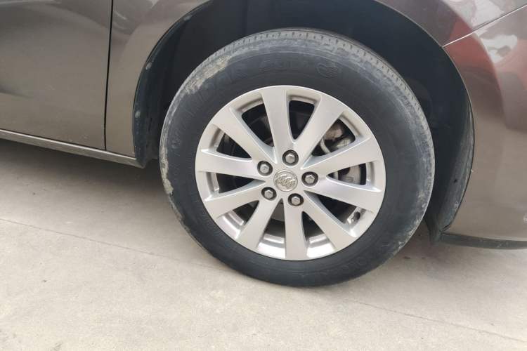 Used Buick GL8 2017 25S Comfort Version China V Standard Right Front Wheel Hub
