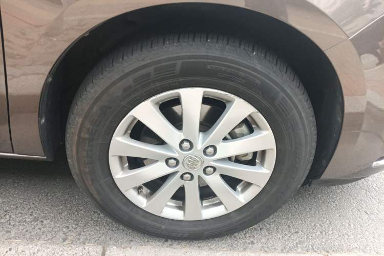 Used Buick GL8 2017 25S Comfort Version China V Standard Right Front Wheel Hub