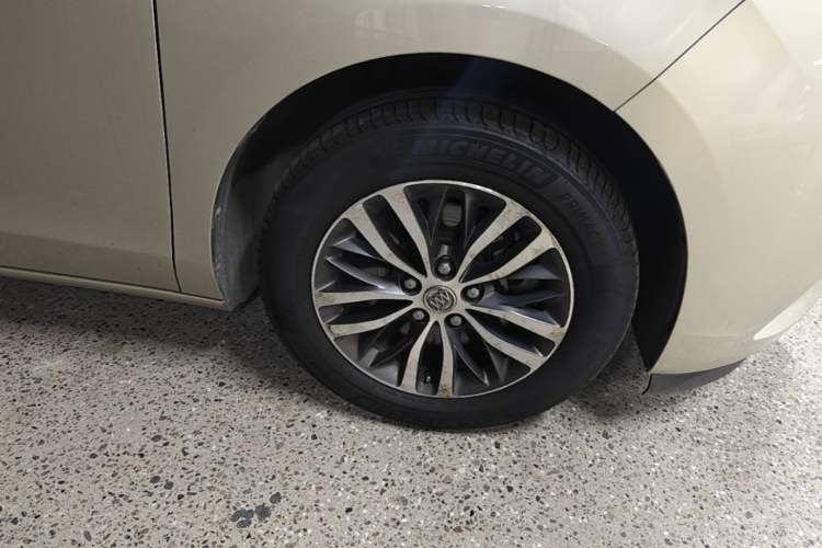 Used Buick GL8 2017 ES 28T Luxury Model China V Standard Right Front Wheel Hub