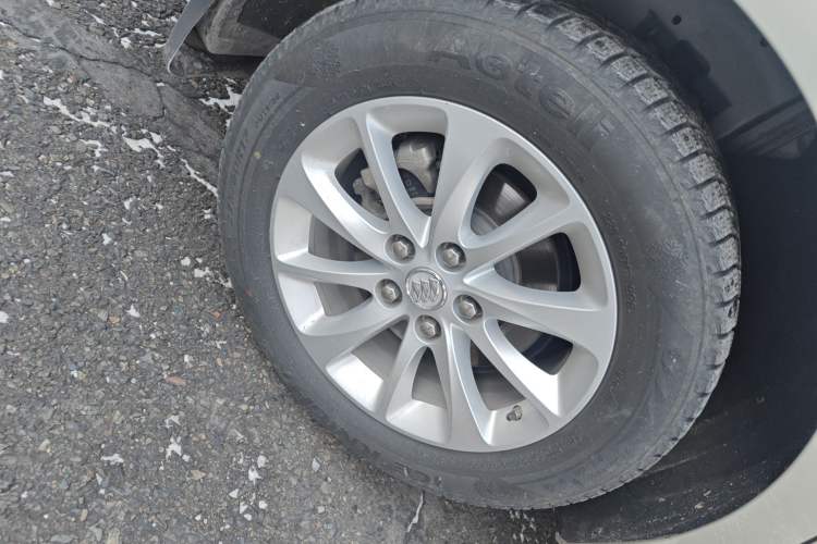 Used Buick GL8 2017 ES 28T Comfort Model China V Standard Right Front Wheel Hub
