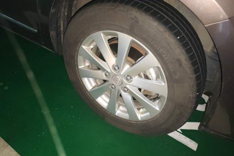 Used Buick GL8 2017 25S Luxury Version China V Standard Right Front Wheel Hub