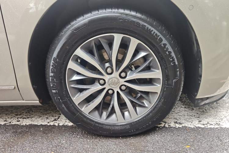 Used Buick GL8 2017 ES 28T Flagship Model China V Standard Right Front Wheel Hub
