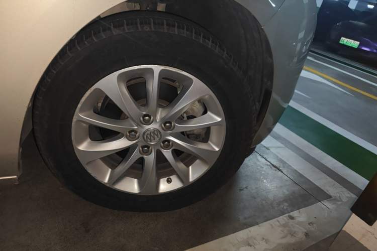 Used Buick GL8 2017 ES 28T Comfort Model China V Standard Right Front Wheel Hub