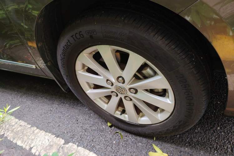 Used Buick GL8 2017 25S Luxury Version China V Standard Right Front Wheel Hub
