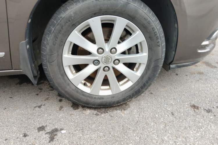 Used Buick GL8 2017 25S Luxury Version China V Standard Right Front Wheel Hub