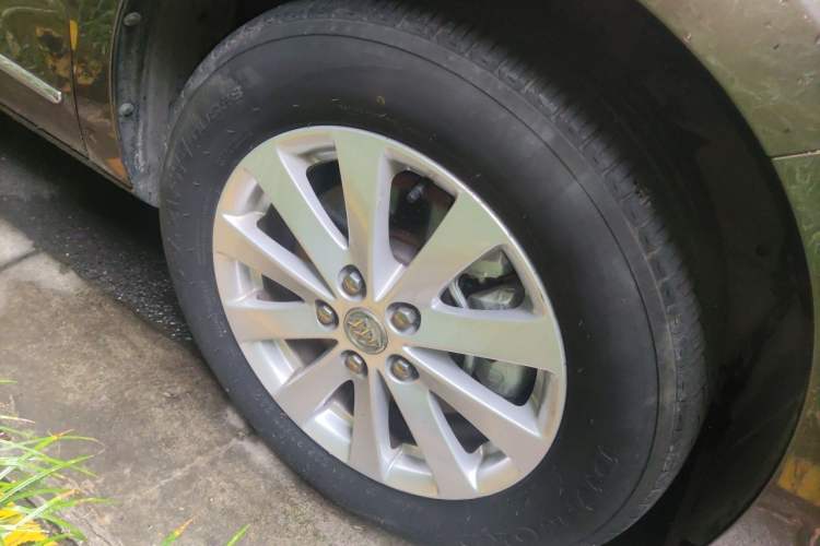 Used Buick GL8 2017 25S Luxury Version China V Standard Right Front Wheel Hub