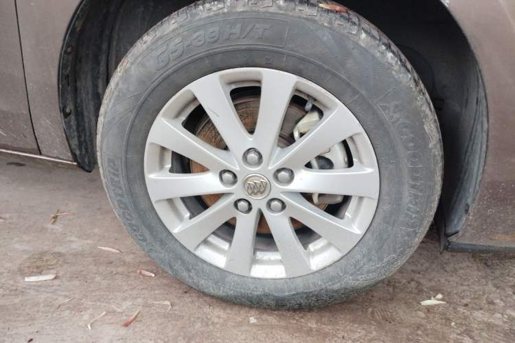 Used Buick GL8 2017 25S Comfort Version China V Standard Right Front Wheel Hub