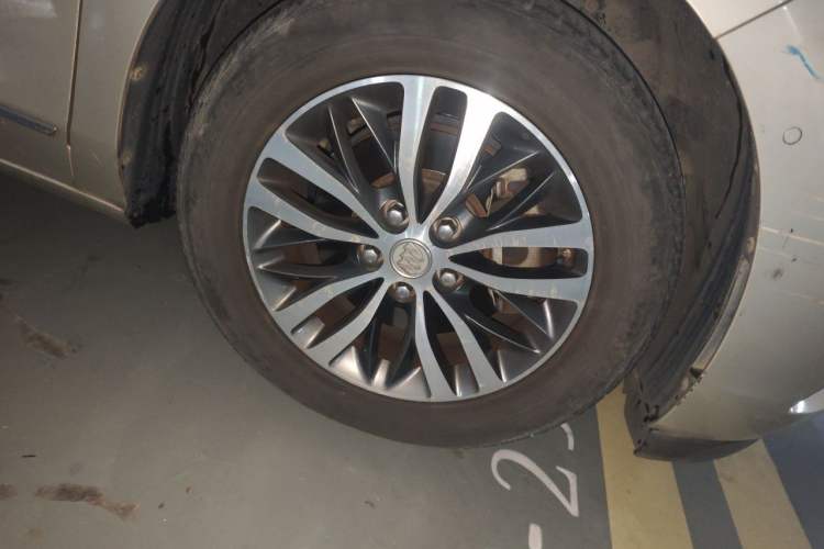 Used Buick GL8 2017 ES 28T Flagship Model China V Standard Right Front Wheel Hub
