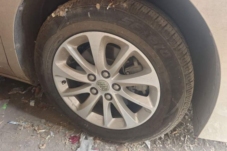 Used Buick GL8 2017 ES 28T Premium Version China V Standard Right Front Wheel Hub