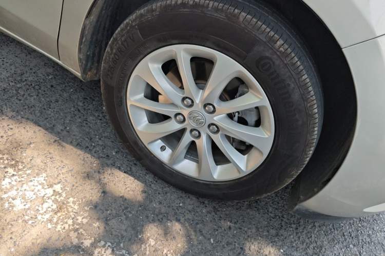 Used Buick GL8 2017 ES 28T Comfort Model China V Standard Right Front Wheel Hub