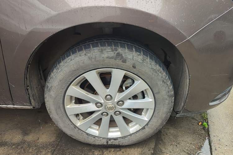 Used Buick GL8 2017 25S Comfort Version China V Standard Right Front Wheel Hub