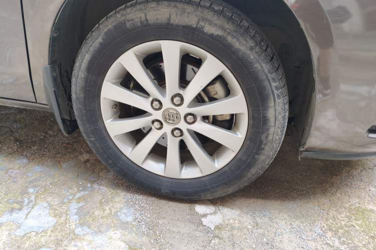 Used Buick GL8 2017 25S Comfort Version China V Standard Right Front Wheel Hub