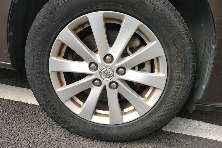 Used Buick GL8 2017 25S Luxury Version China V Standard Right Front Wheel Hub