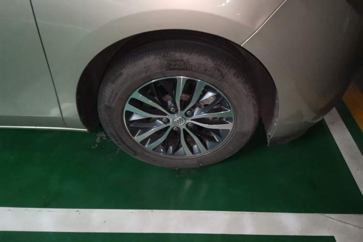Used Buick GL8 2017 ES 28T Luxury Model China V Standard Right Front Wheel Hub