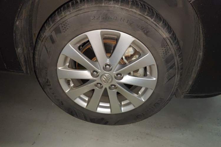Used Buick GL8 2017 25S Prestige Version China V Standard Right Front Wheel Hub