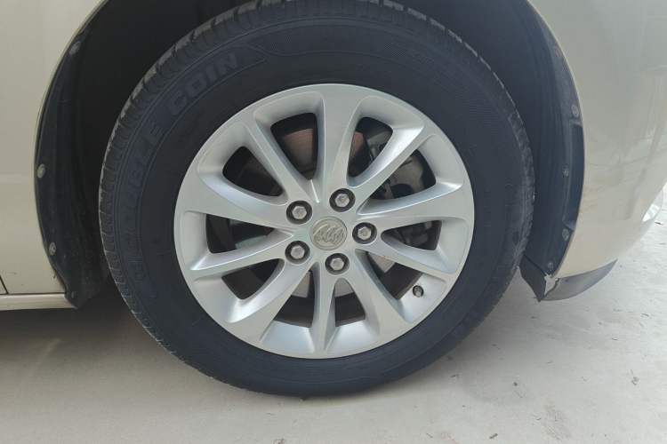 Used Buick GL8 2017 ES 28T Comfort Model China V Standard Right Front Wheel Hub