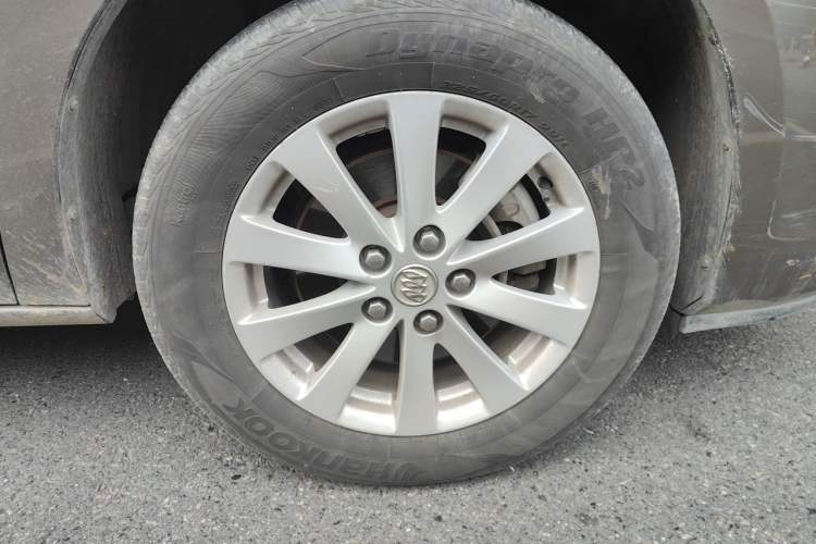 Used Buick GL8 2017 25S Luxury Version China V Standard Right Front Wheel Hub